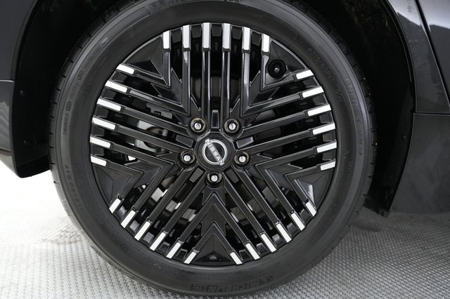 2024 Nissan LEAF — photo 17 of 20