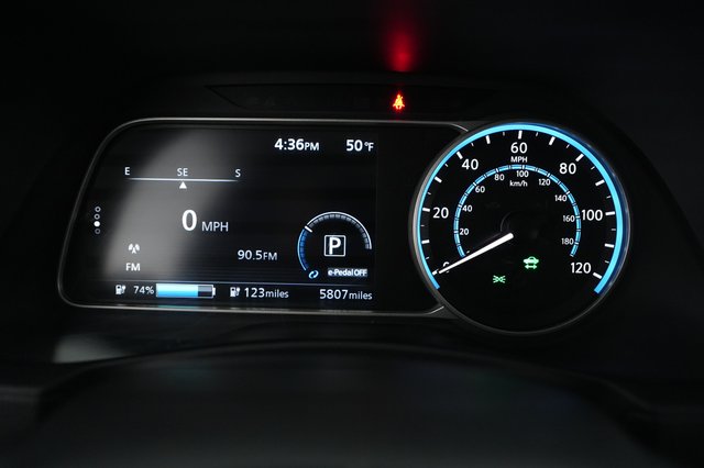 2024 Nissan LEAF — photo 5 of 20