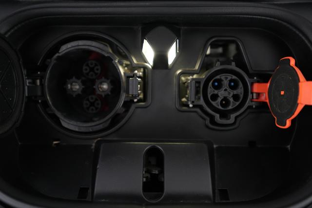 2024 Nissan LEAF — photo 8 of 20