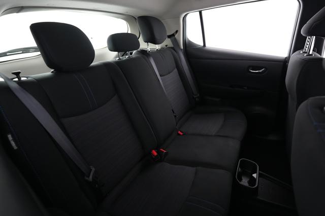 2024 Nissan LEAF — photo 4 of 20