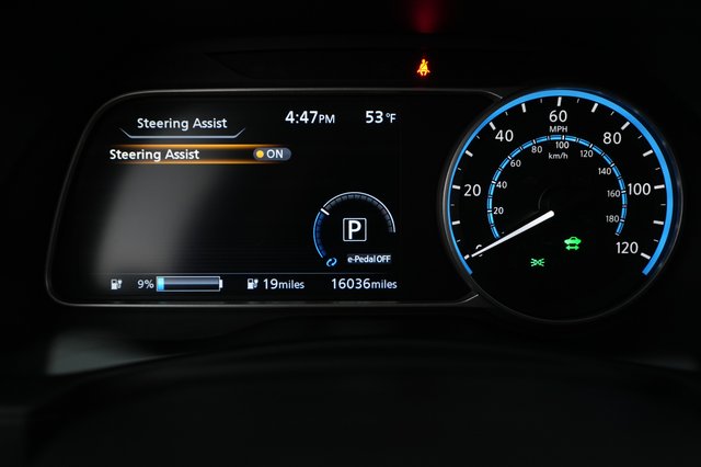2025 Nissan LEAF — photo 5 of 20