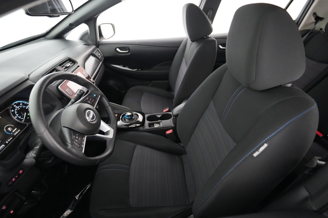2025 Nissan LEAF