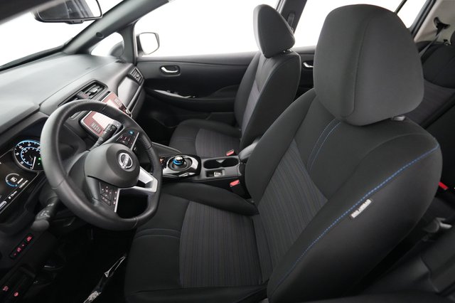 2025 Nissan LEAF — photo 3 of 20