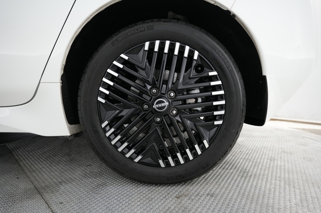 2025 Nissan LEAF