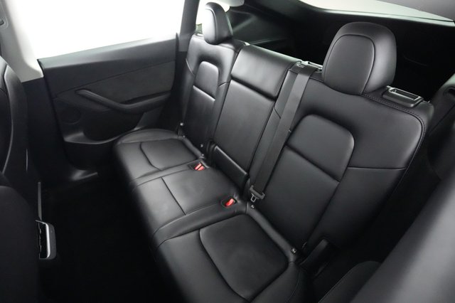 2025 Tesla Model Y — photo 19 of 21