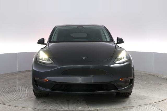 2025 Tesla Model Y — photo 9 of 21