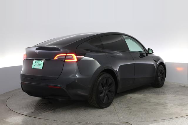 2025 Tesla Model Y — photo 2 of 21