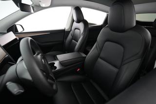 2025 Tesla Model Y — photo 3 of 21