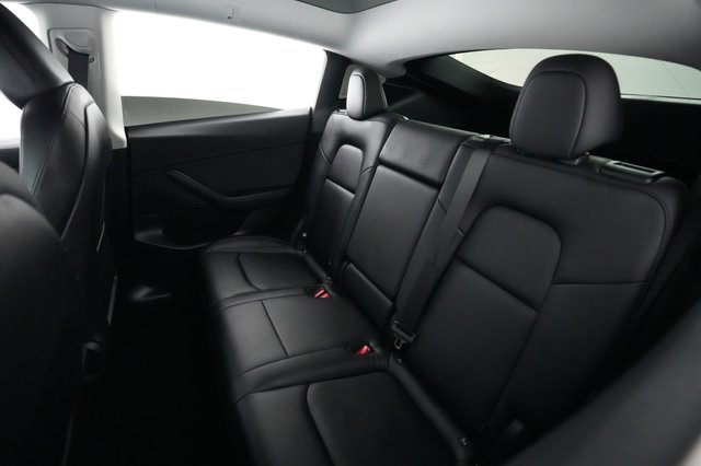 2025 Tesla Model Y — photo 18 of 21