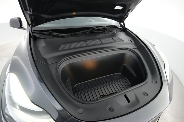 2025 Tesla Model Y — photo 20 of 21