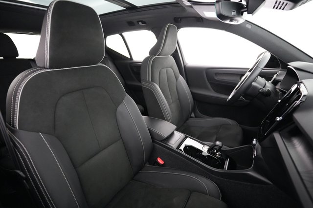 2023 Volvo XC40 Recharge — photo 18 of 20