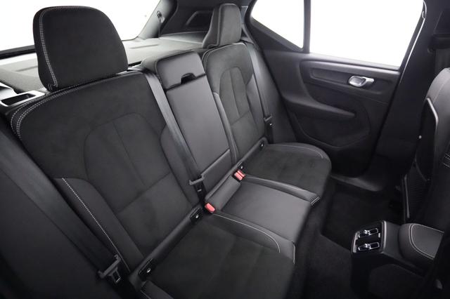 2023 Volvo XC40 Recharge — photo 4 of 20