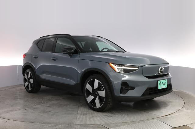 2023 Volvo XC40 Recharge — photo 10 of 20