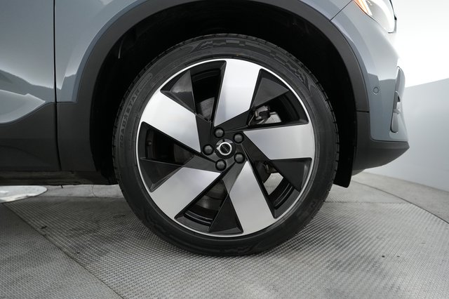 2023 Volvo XC40 Recharge — photo 16 of 20