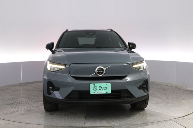 2023 Volvo XC40 Recharge — photo 9 of 20