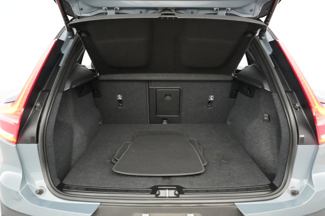 2023 Volvo XC40 Recharge — photo 6 of 20