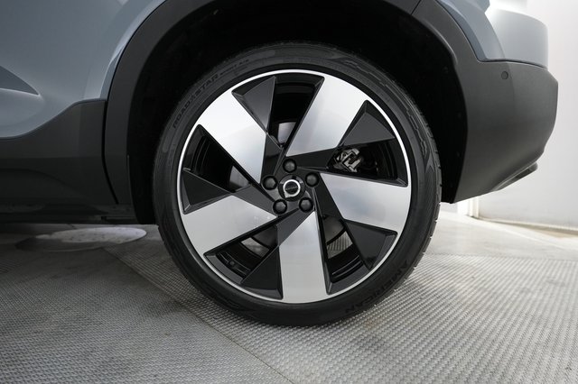 2023 Volvo XC40 Recharge — photo 17 of 20