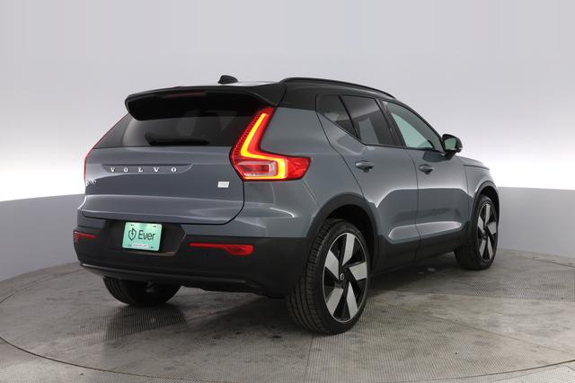 2023 Volvo XC40 Recharge — photo 2 of 20