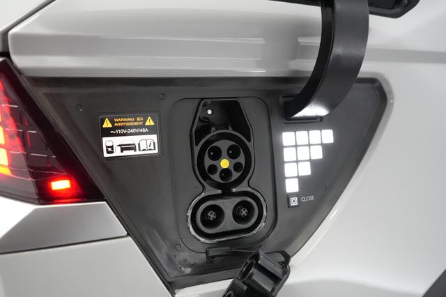 2024 Hyundai IONIQ 5 — photo 8 of 20