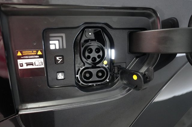 2024 Kia EV9 — photo 8 of 22