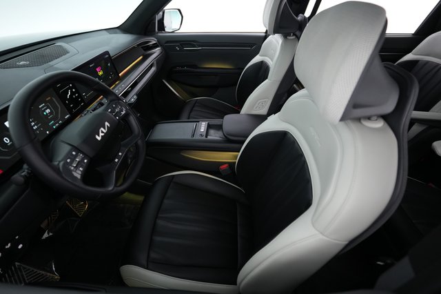 2024 Kia EV9 — photo 3 of 22