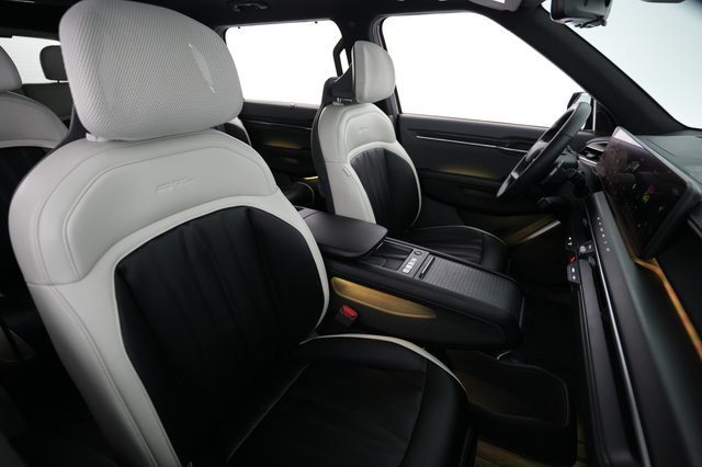 2024 Kia EV9 — photo 18 of 22
