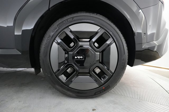 2024 Kia EV9 — photo 17 of 22