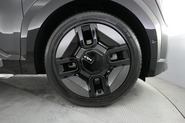 2024 Kia EV9 — photo 16 of 22
