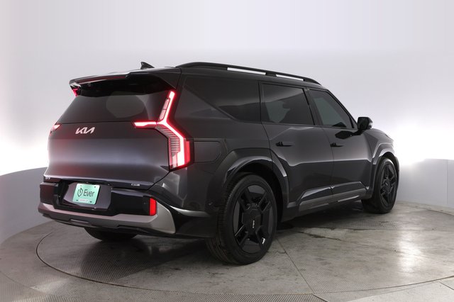 2024 Kia EV9 — photo 2 of 22