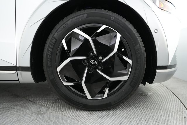 2024 Hyundai IONIQ 5 — photo 16 of 23