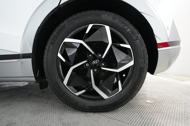 2024 Hyundai IONIQ 5 — photo 17 of 23
