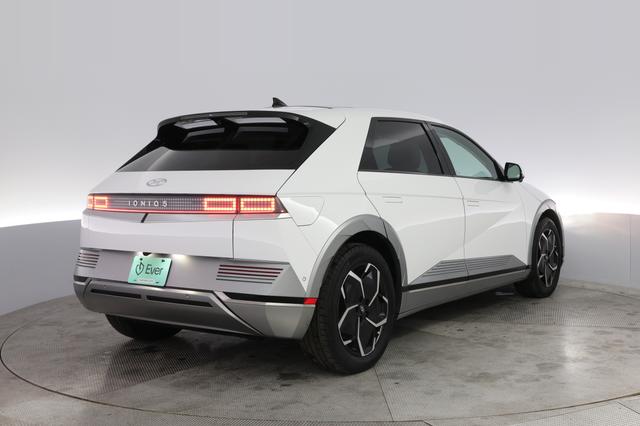 2024 Hyundai IONIQ 5 — photo 2 of 23