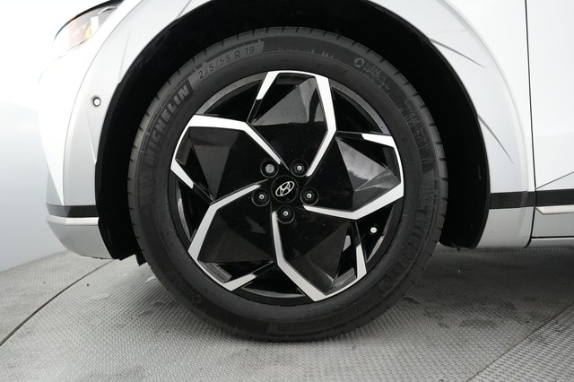2024 Hyundai IONIQ 5 — photo 7 of 23