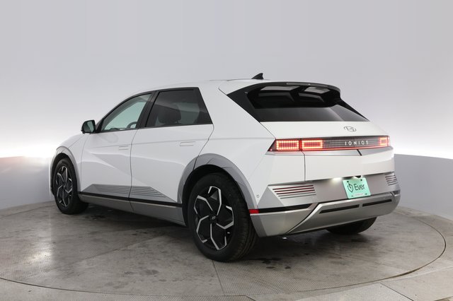 2024 Hyundai IONIQ 5 — photo 13 of 23