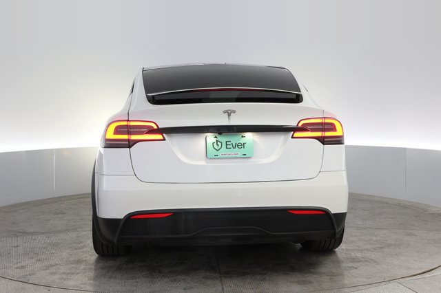 2022 Tesla Model X — photo 12 of 22