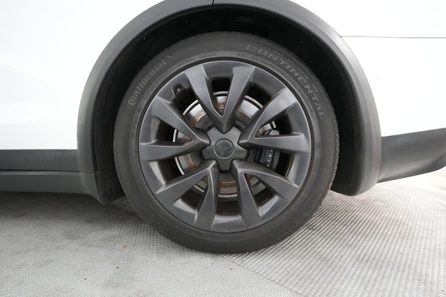 2022 Tesla Model X — photo 7 of 22