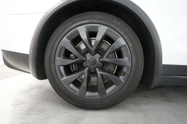 2022 Tesla Model X — photo 17 of 22