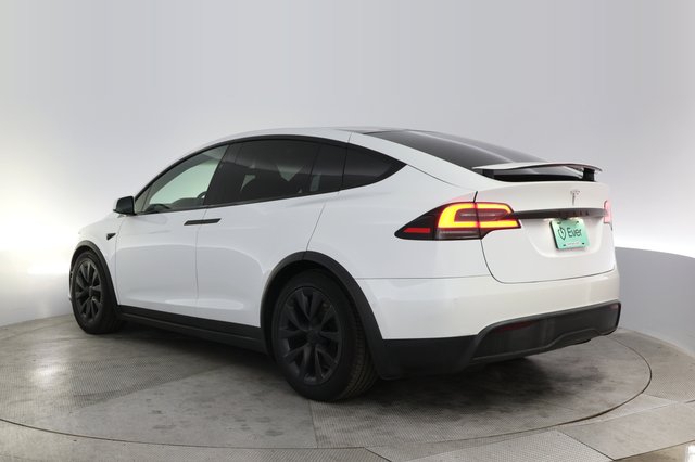 2022 Tesla Model X — photo 13 of 22