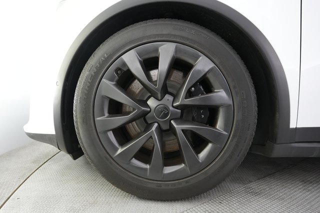 2022 Tesla Model X — photo 15 of 22