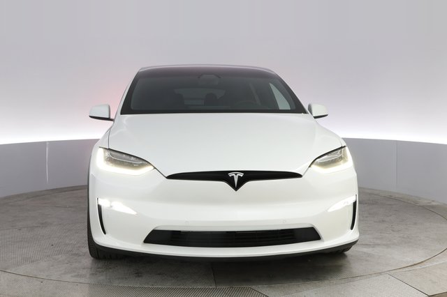 2022 Tesla Model X — photo 9 of 22