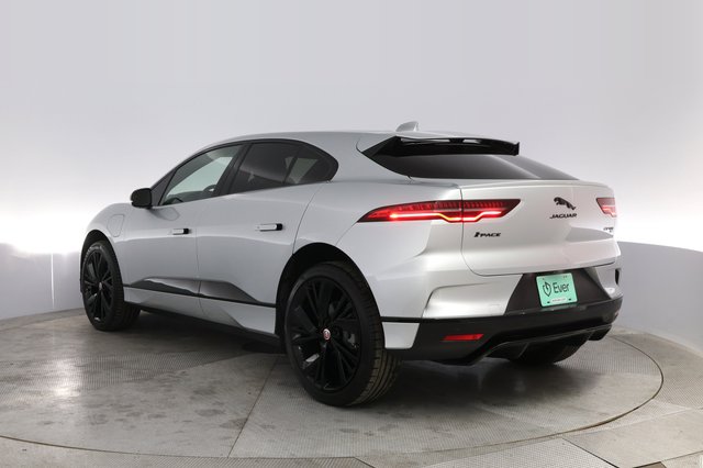2022 Jaguar I-Pace — photo 13 of 24