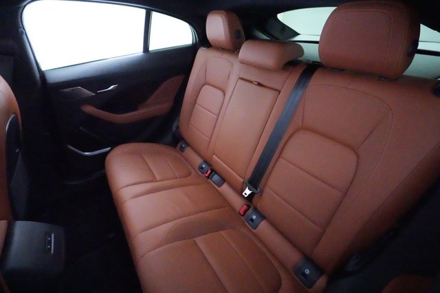 2022 Jaguar I-Pace — photo 19 of 24