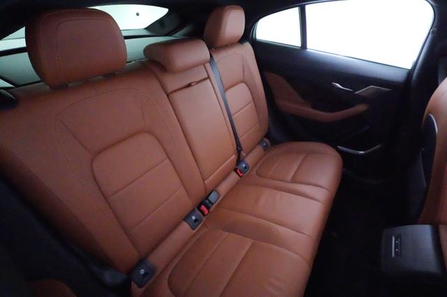 2022 Jaguar I-Pace — photo 4 of 24