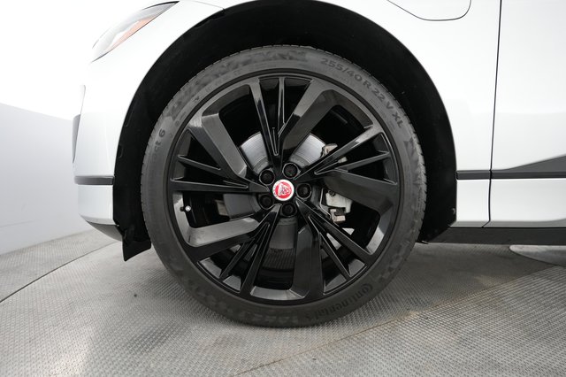 2022 Jaguar I-Pace — photo 16 of 24