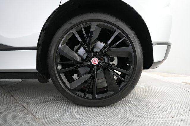 2022 Jaguar I-Pace — photo 15 of 24