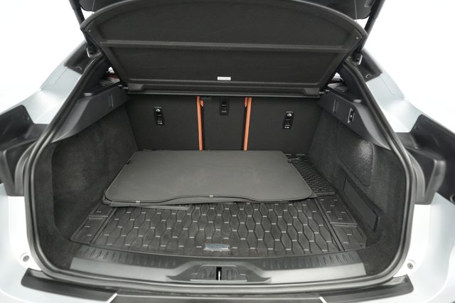 2022 Jaguar I-Pace — photo 6 of 24