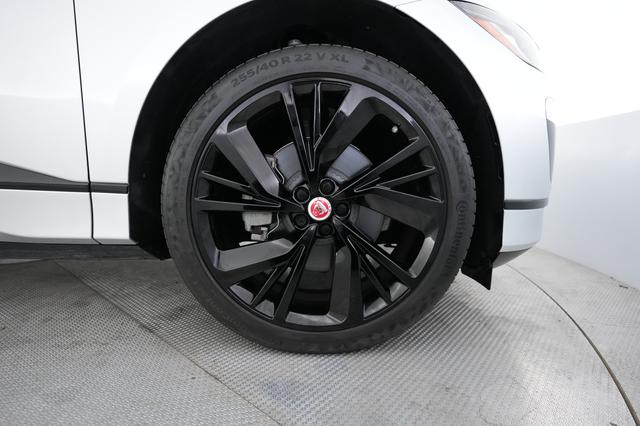 2022 Jaguar I-Pace — photo 7 of 24