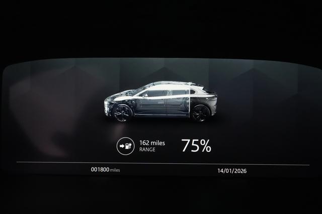 2022 Jaguar I-Pace — photo 5 of 24