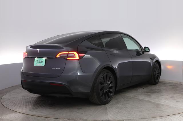 2022 Tesla Model Y — photo 2 of 21