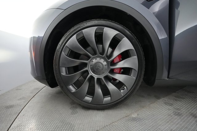 2022 Tesla Model Y — photo 16 of 21
